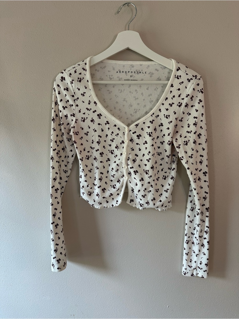 Aeropostale White Long Sleeve Cropped Cardigan with Burgandy Floral Print